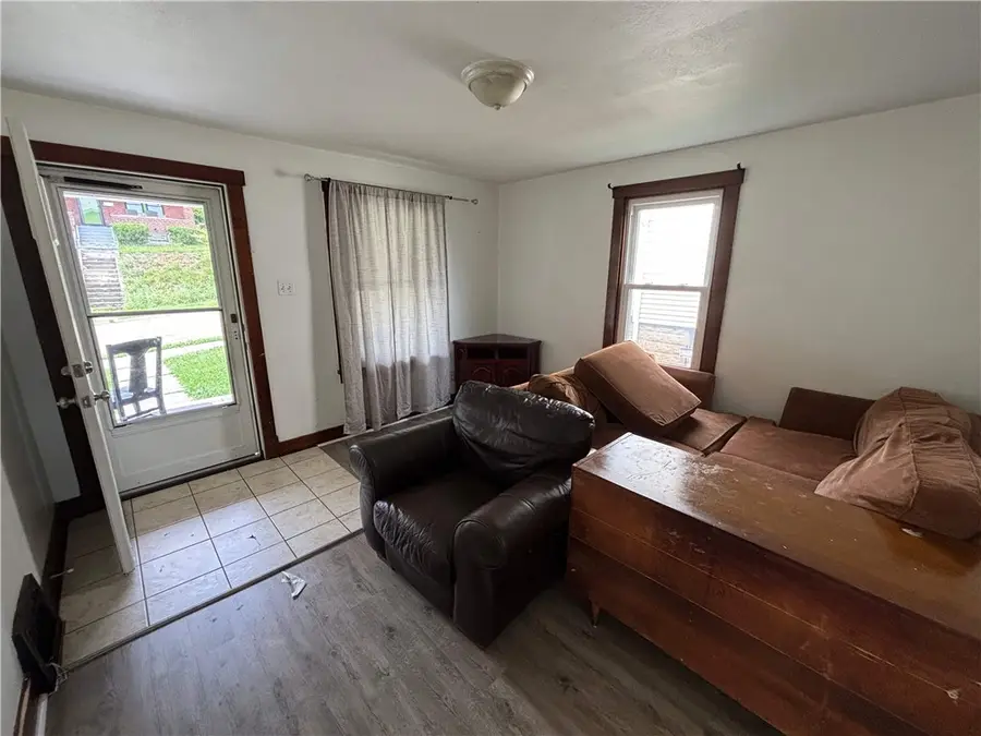 713 Hiland Ave, Coraopolis, PA 15108 - #2