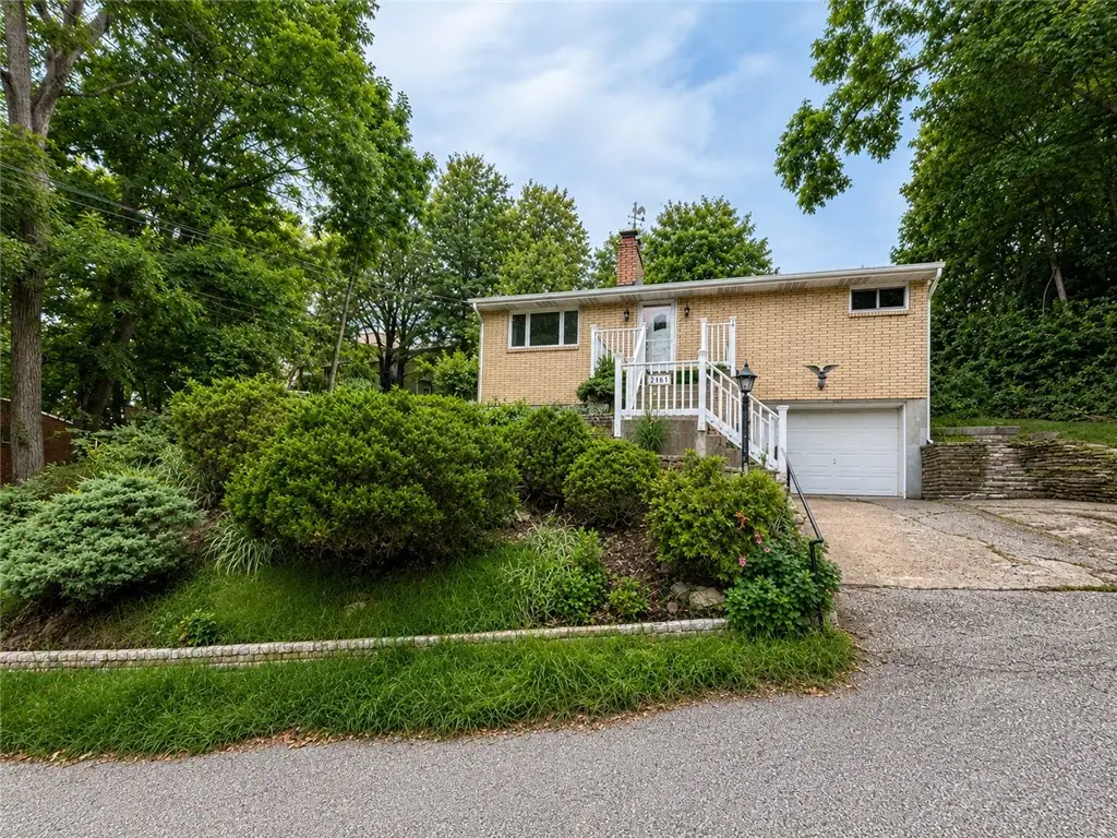 216 Munsey Ave, Pittsburgh, PA 15227 - #1