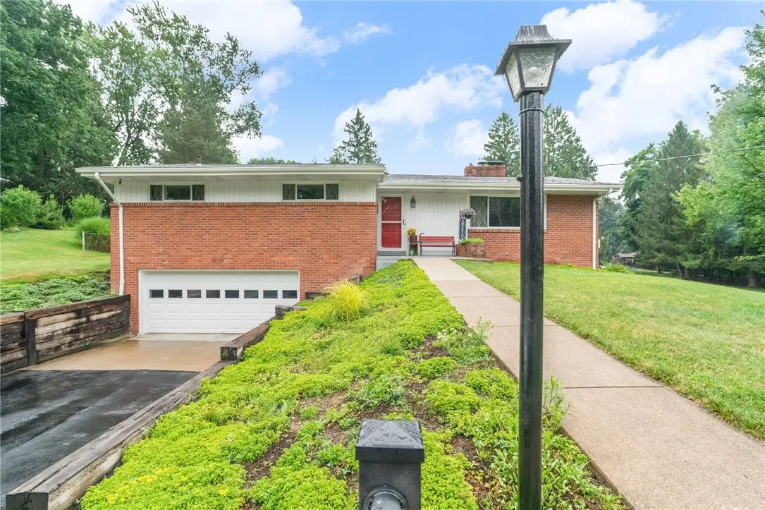 449 Emerald Dr, Pittsburgh, PA 15237 - #1
