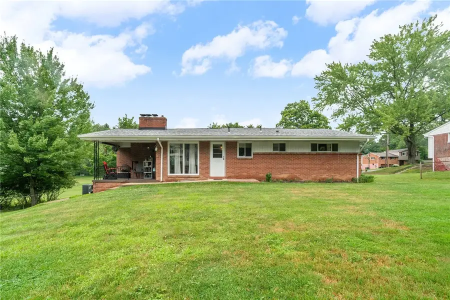 449 Emerald Dr, Pittsburgh, PA 15237 - #2