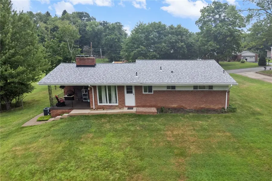 449 Emerald Dr, Pittsburgh, PA 15237 - #3