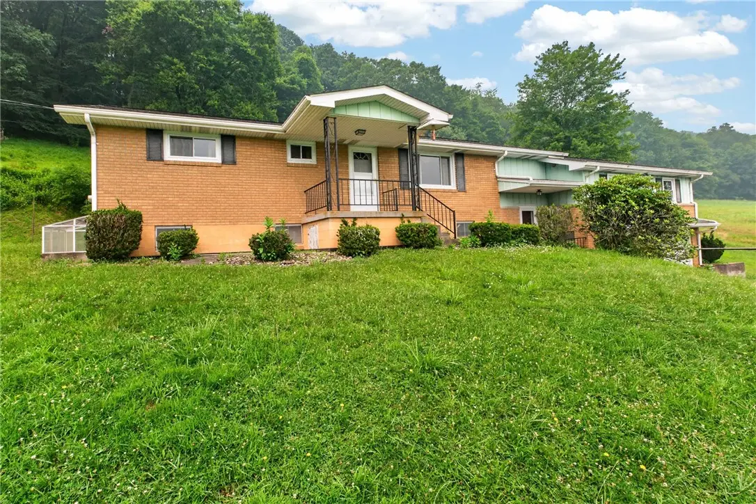 323 Albrights Lake Road, Greensburg, PA 15601 - #1