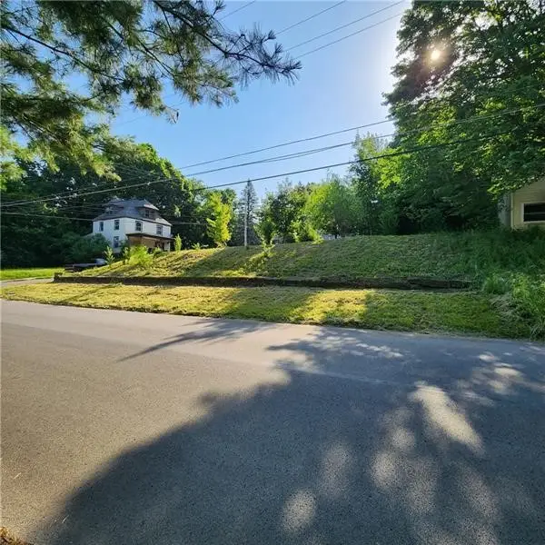702 Court St, New Castle, PA 16101