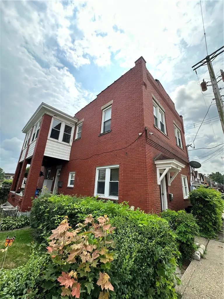 1119 Race St, Stowe, PA 15136 - #1