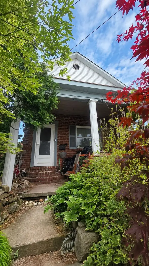 123 Longfellow Street, Vandergrift, PA 15690