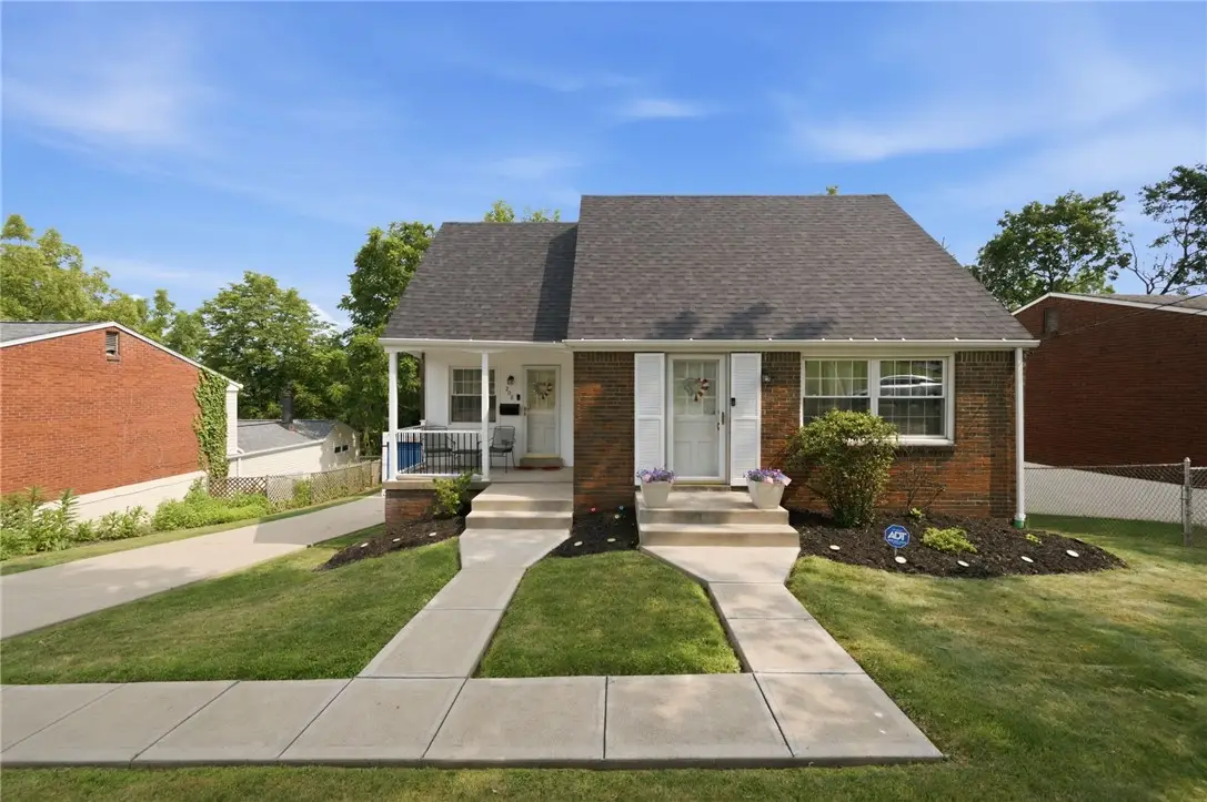 208 Parkedge Rd, Pittsburgh, PA 15220 - #1