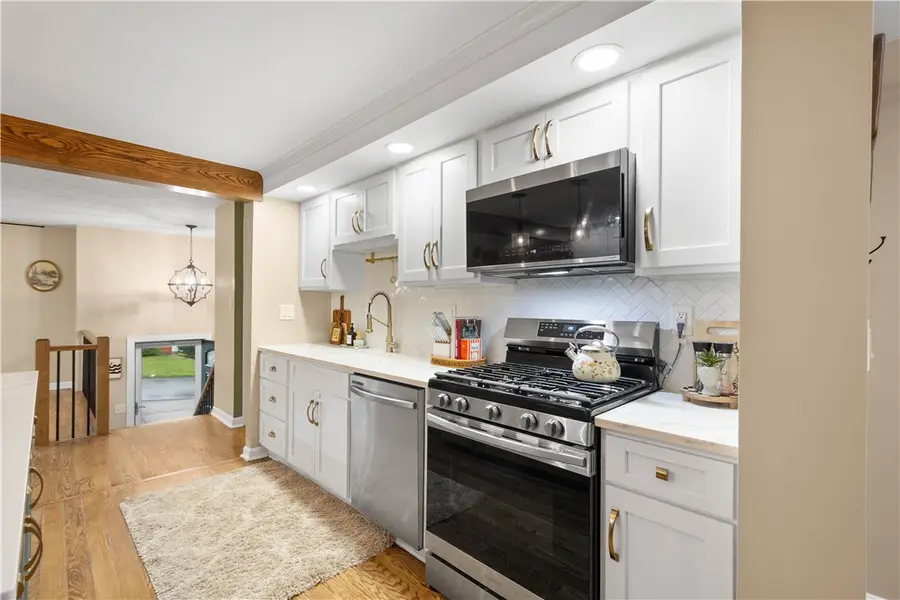 172 Firwood Dr, Bridgeville, PA 15017 - #3