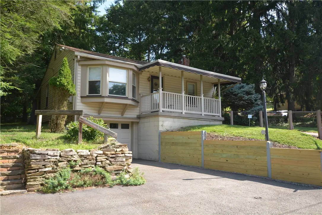 2425 Hampton Ave, Allison Park, PA 15101 - #1