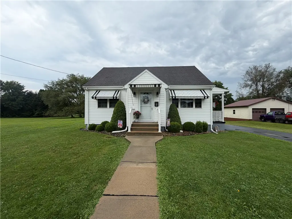 221 New York Ave, Punxsutawney, PA 15767 - #1