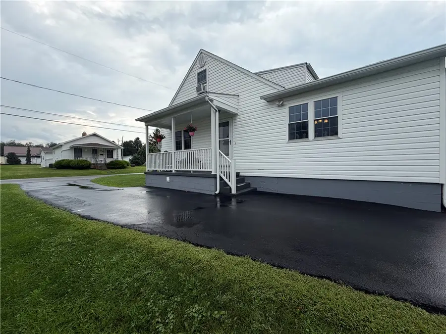 221 New York Ave, Punxsutawney, PA 15767 - #3