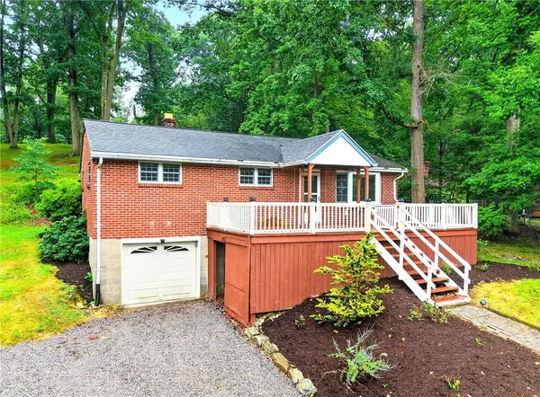 4702 S Woodland Cir, Gibsonia, PA 15044