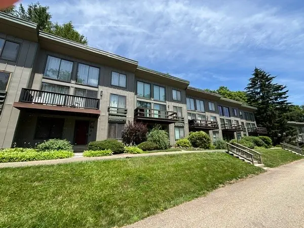 55 Valleyview Drive, Hidden Valley, PA 15502
