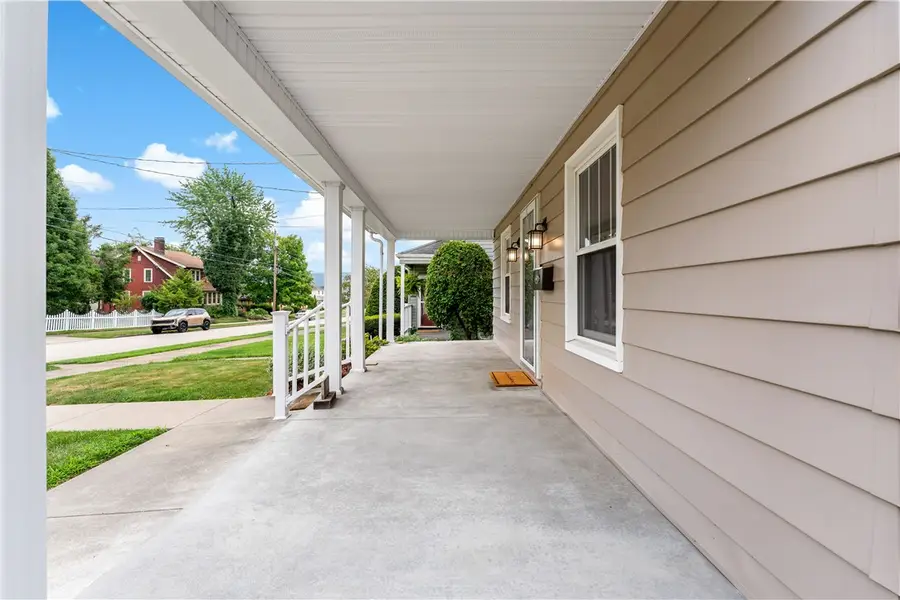 341 Elizabeth St, Uniontown, PA 15401 - #3