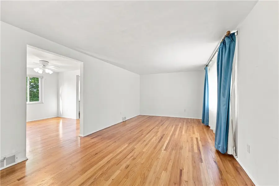 1276 Raven Dr, Pittsburgh, PA 15243 - #3