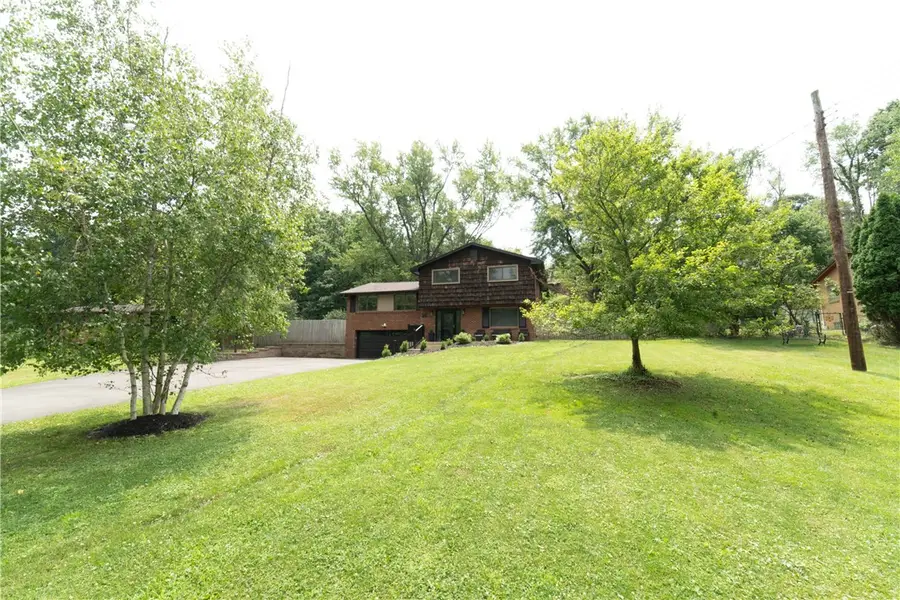 615 Greenspring Dr, Gibsonia, PA 15044 - #2