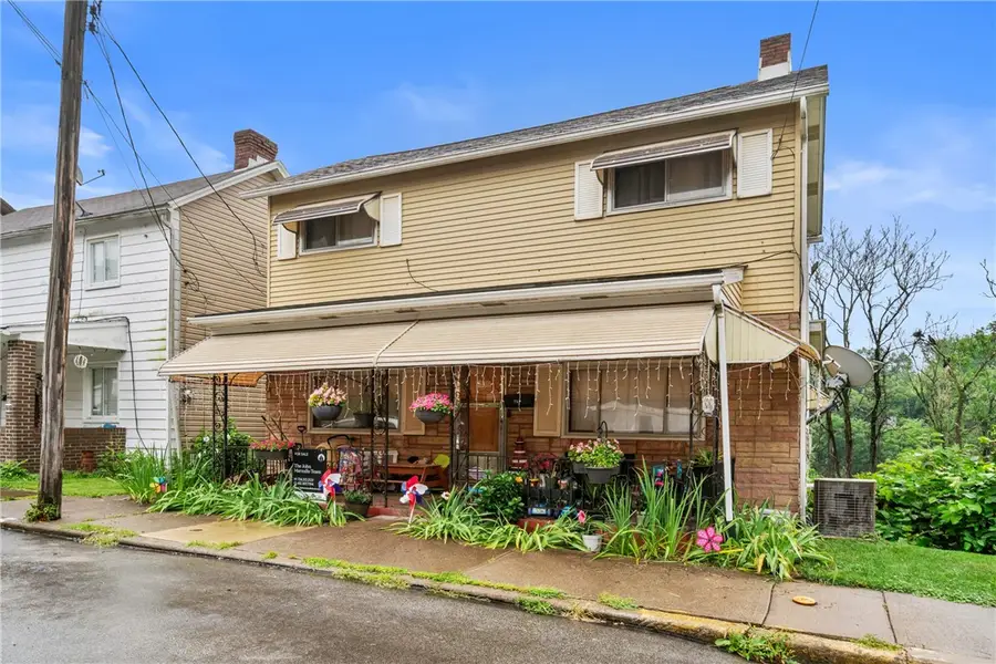 751 Sixth St, Pitcairn, PA 15140 - #2