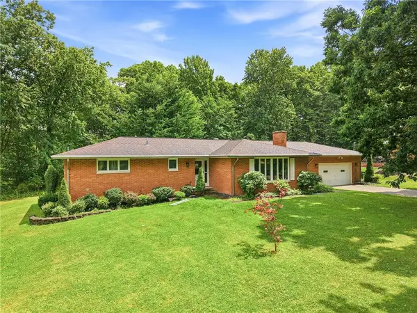 655 Christy Rd, Hermitage, PA 16148