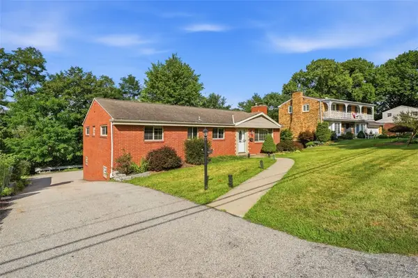 4774 Beall Dr, Pittsburgh, PA 15236