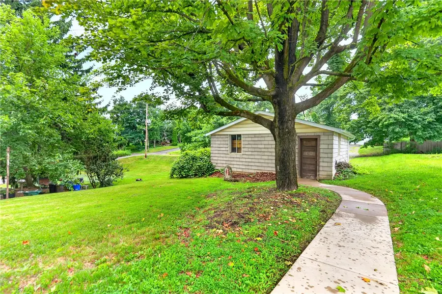1507 18th Ave, Beaver Falls, PA 15010 - #2