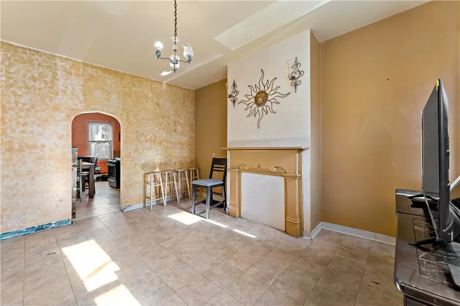 114 Seneca St, Pittsburgh, PA 15219 - #3