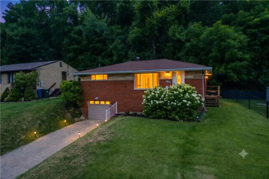 3190 Mayflower Dr, Pittsburgh, PA 15227 - #2