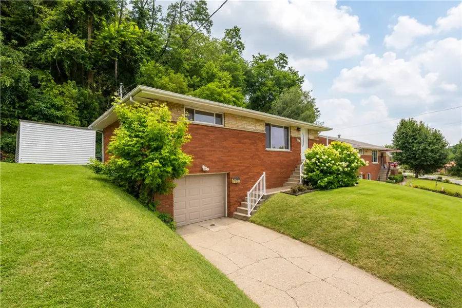 3190 Mayflower Dr, Pittsburgh, PA 15227 - #3