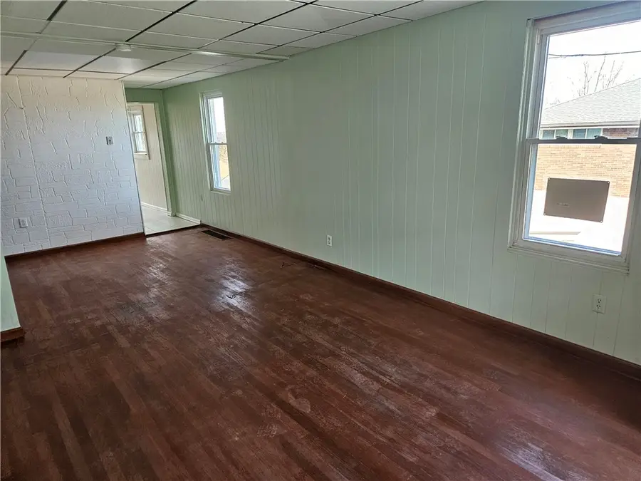 360 Edna St, East McKeesport, PA 15035 - #3