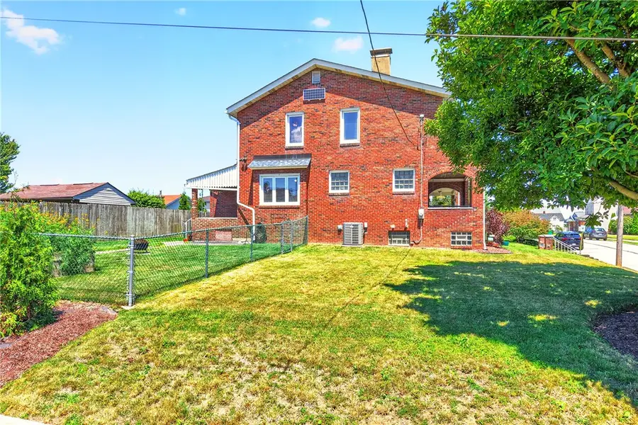 1830 Walnut St, Carnegie, PA 15106 - #2