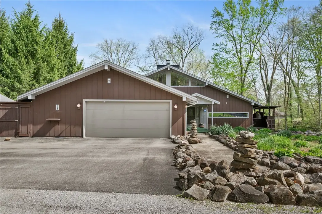 3132 Lake Road, New Castle, PA 16102 - #1