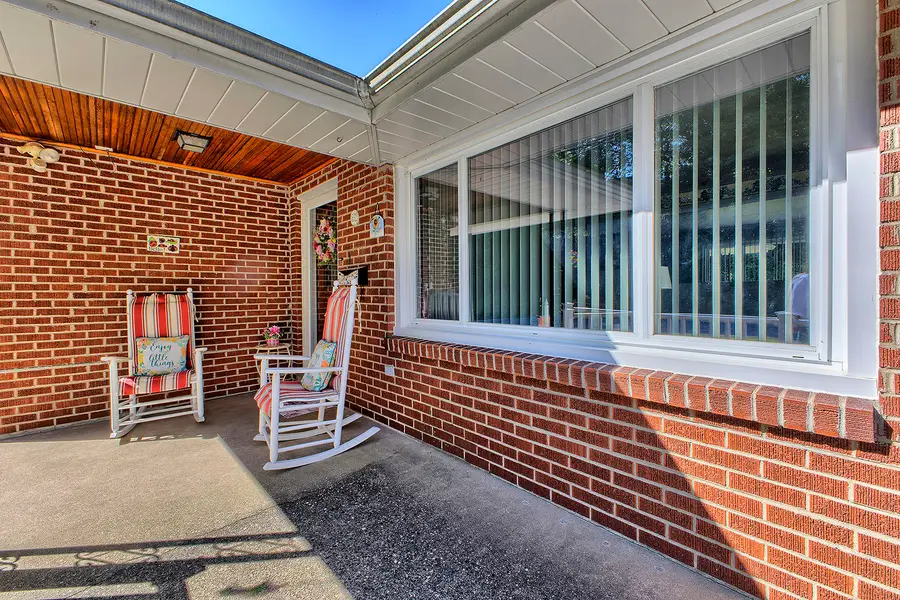 632 Pitcairn Avenue, Jeannette, PA 15644 - #2