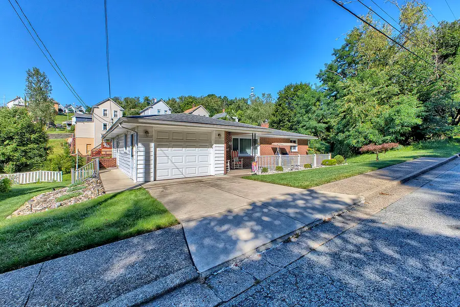 632 Pitcairn Avenue, Jeannette, PA 15644 - #3