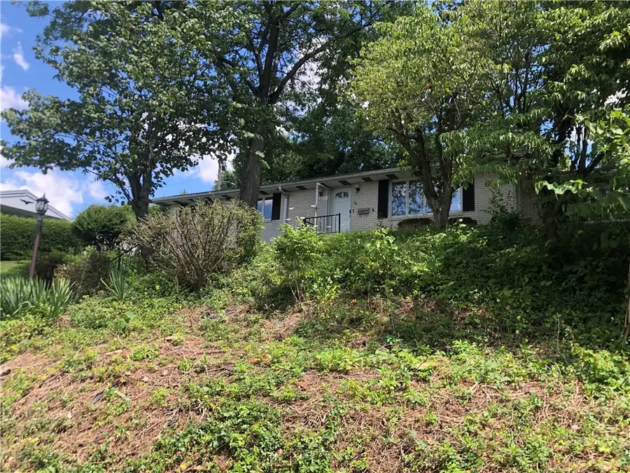 63 Roosevelt Dr, Uniontown, PA 15401 - #3