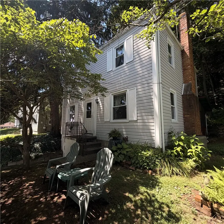 390 6th St, Beaver, PA 15009 - #2