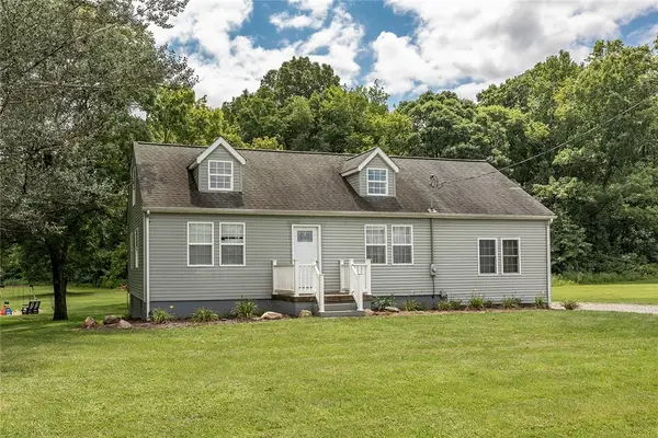 2739 Leesburg Volant Rd, Volant, PA 16156