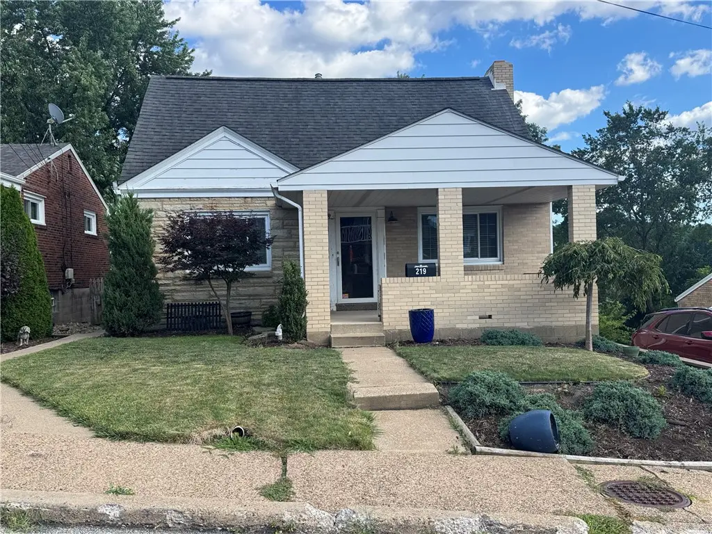 219 Magnolia St, Homestead, PA 15120 - #1