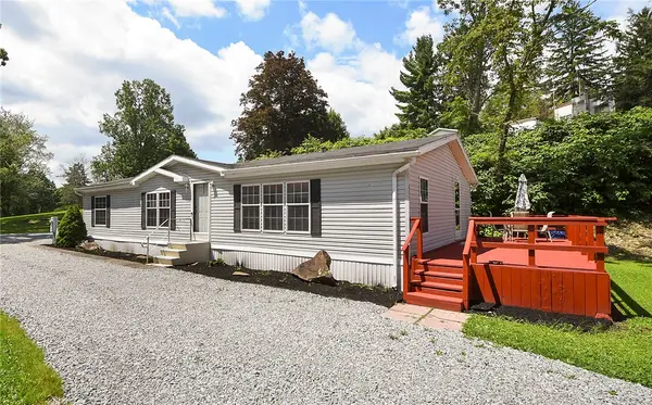 431 Illinois Ln #65, Irwin, PA 15642