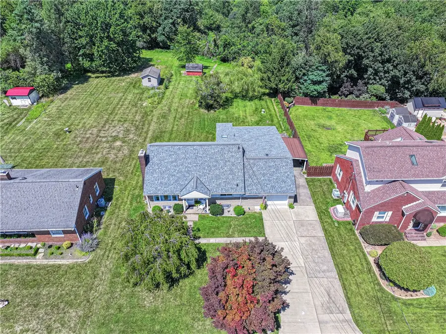1465 Oakridge Dr, Ambridge, PA 15003 - #2
