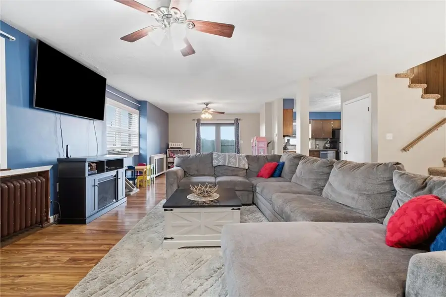 17 Church St, New Salem, PA 15468 - #3