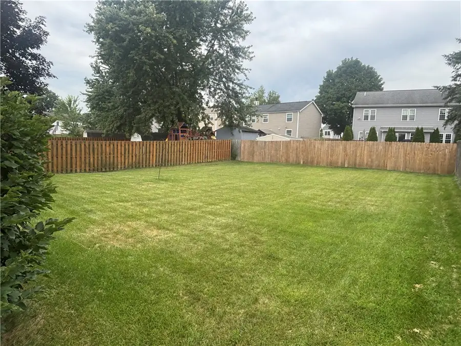513 Sarah Dr, Cranberry, PA 16066 - #2