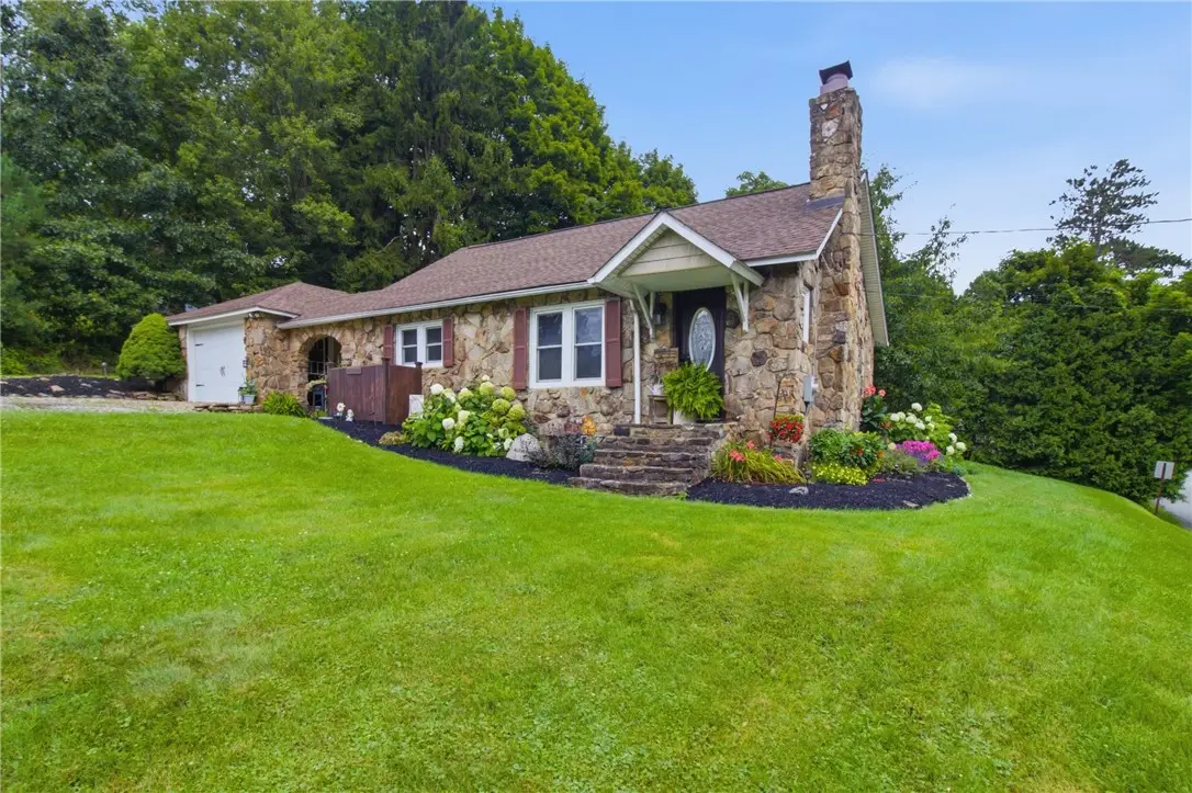 539 Clawson St, Punxsutawney, PA 15767 - #1