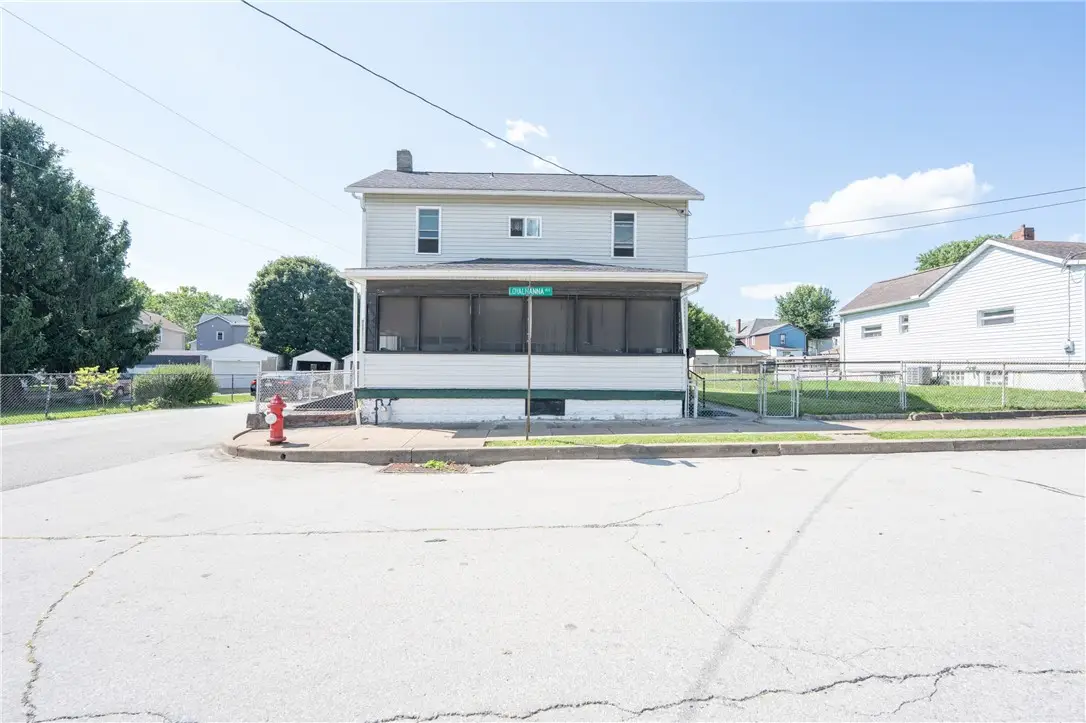320 Loyalhanna Ave, Latrobe, PA 15650 - #1