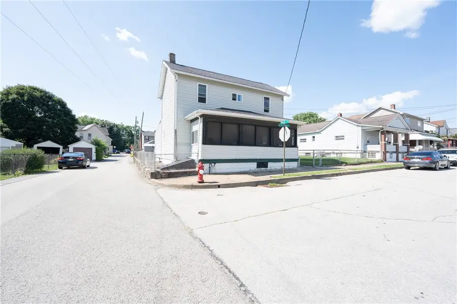 320 Loyalhanna Ave, Latrobe, PA 15650 - #2