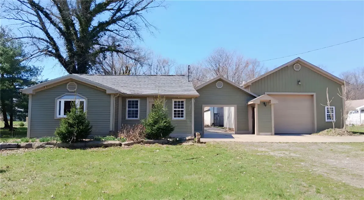 3331 Evergreen Rd, Pulaski, PA 16143 - #1