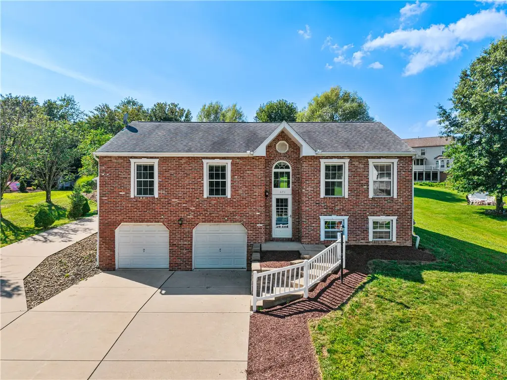 671 Peregrine Dr, North Huntingdon, PA 15642 - #1