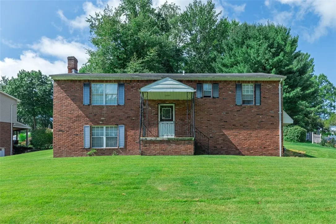 138 Terrace Ct, Trafford, PA 15085 - #1