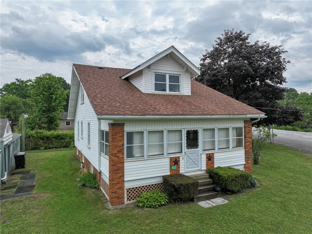412 Old Zelienople Rd, Ellwood City, PA 16117 - #1