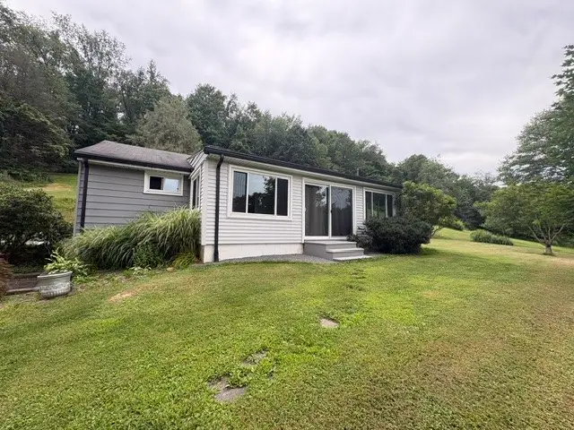 118 Foster Rd, Beaver Falls, PA 15010 - #1