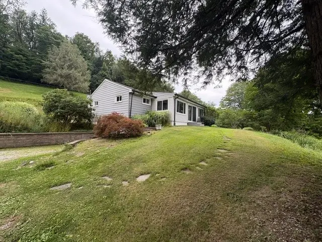 118 Foster Rd, Beaver Falls, PA 15010 - #2