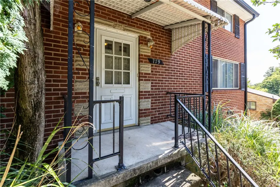 179 Shenandoah Dr, Pittsburgh, PA 15235 - #2