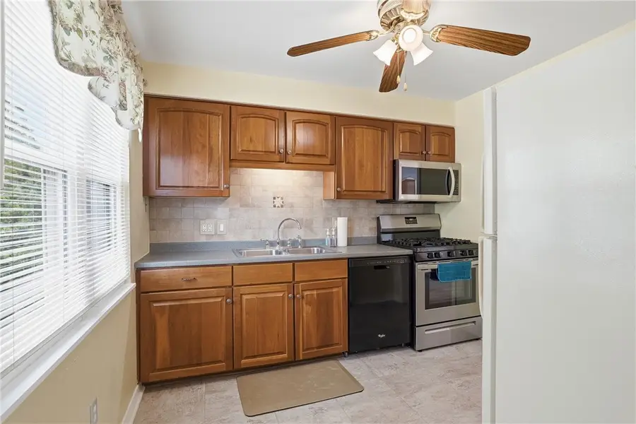 4714 Mckee Dr, Pittsburgh, PA 15236 - #3